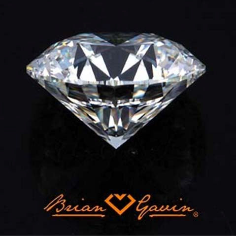 Will an I-color diamond look yellow in a platinum setting?